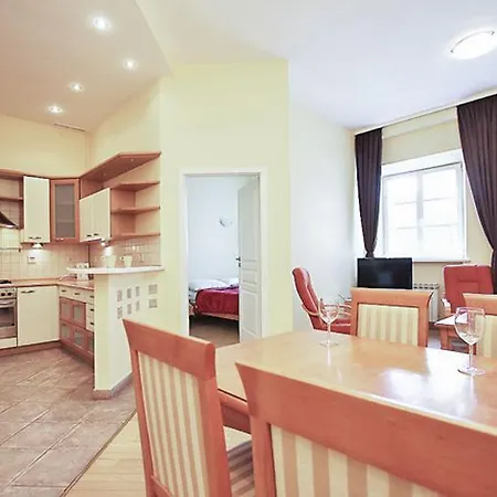 Hotel Capital Old Town - 3*